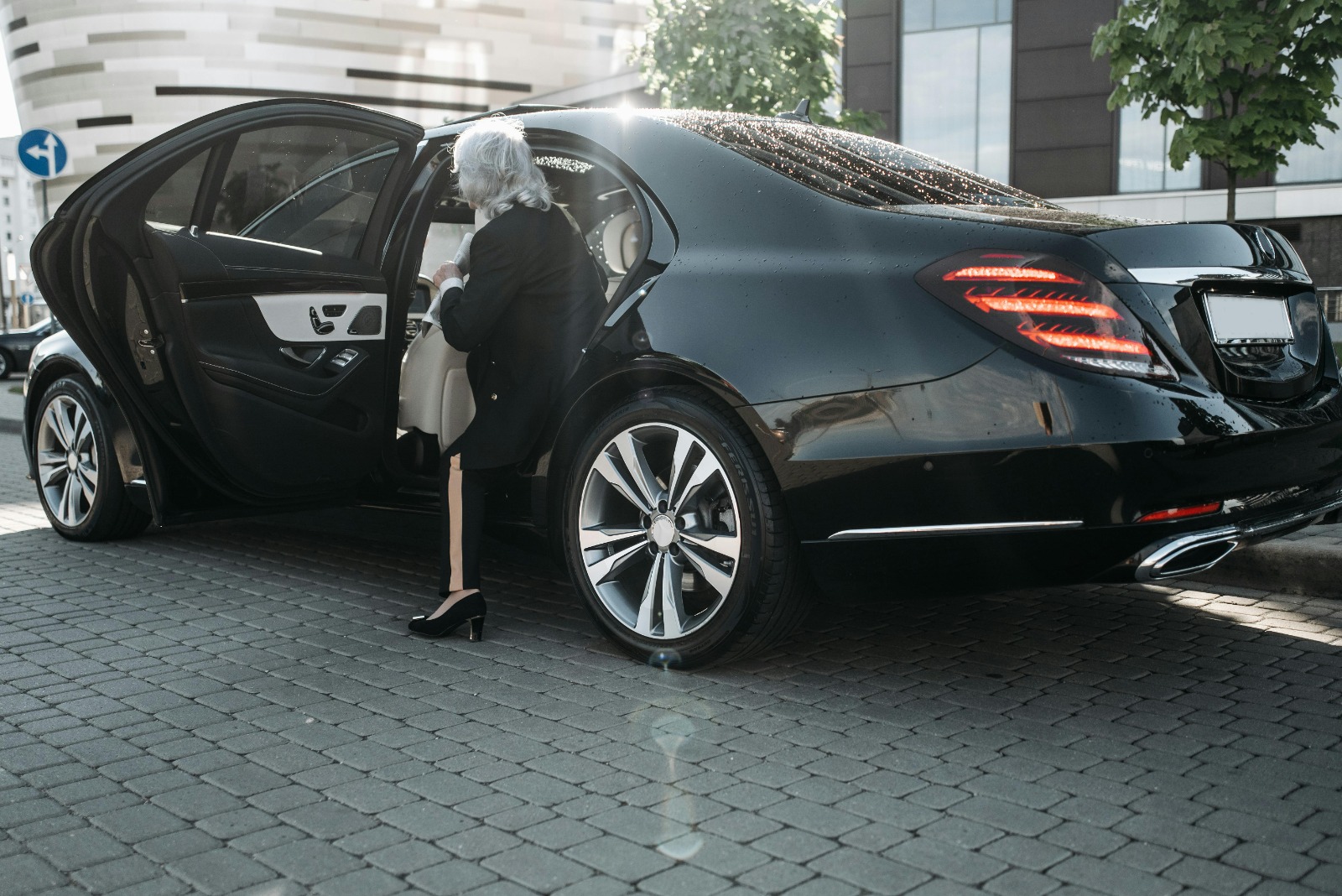 Vancouver to Seattle Car Service with Luxury Vehicles & Instant Booking
